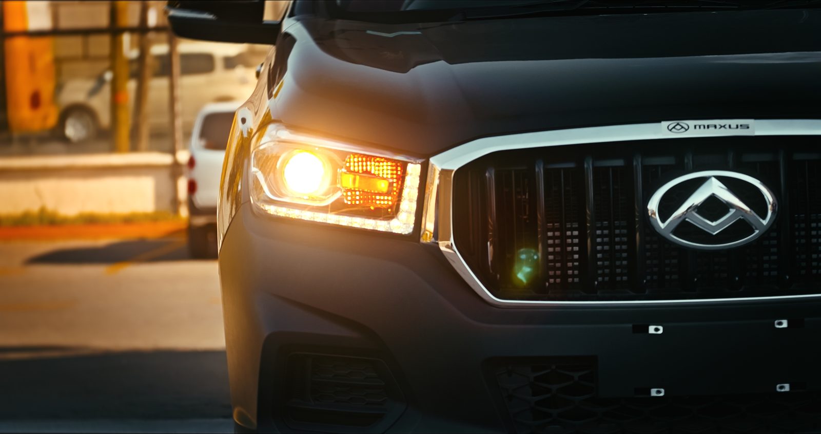 Maxus T60 grille and headlight